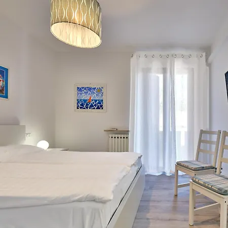 Vela Bianca Garda Apartment